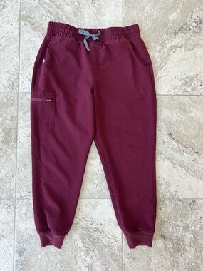 Figs Women’s Zamora Jogger Scrub Pants in Burgundy (PO# 1898), size L/P